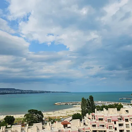 Comfy Flat Sea View & Wi-fi Lägenhet Varna