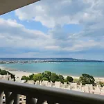 Comfy Flat Sea View & Wi-fi * Warna