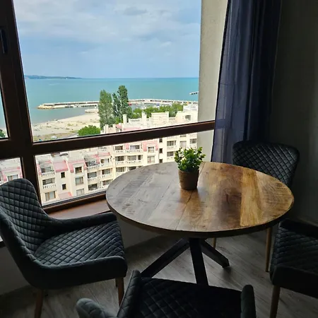 Comfy Flat Sea View & Wi-fi
