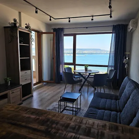 Comfy Flat Sea View & Wi-fi Varna