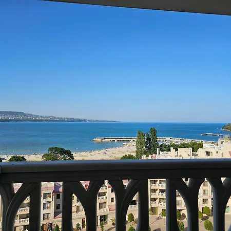 Comfy Flat Sea View & Wi-fi Apartment Varna