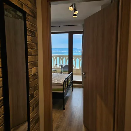 Comfy Flat Sea View & Wi-fi Apartment Varna