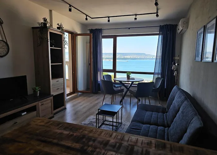 Comfy Flat Sea View & Wi-fi Βάρνα