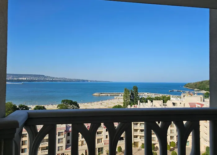 Comfy Flat Sea View & Wi-fi Διαμέρισμα Βάρνα