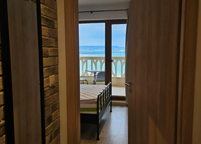 Comfy Flat Sea View & Wi-fi Διαμέρισμα Βάρνα